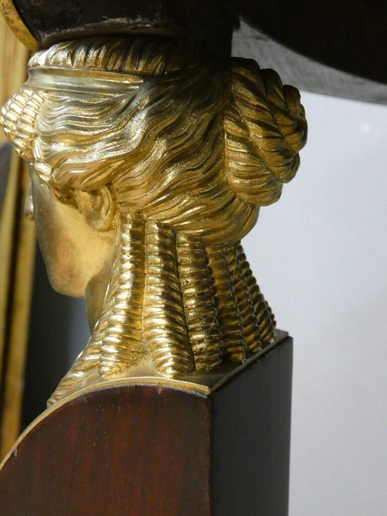 Guéridon tripode d’époque Empire en acajou, bronzes dorés et marbre noir, vers 1810-1820 – Image 9