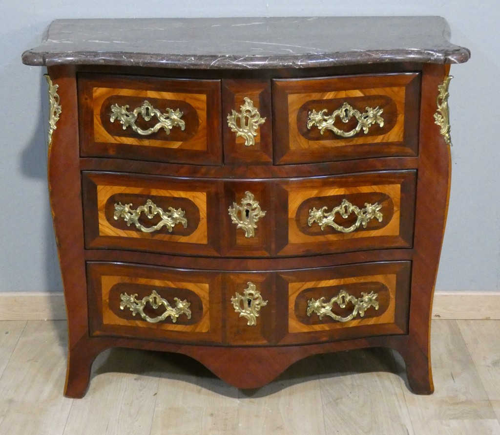 Commode Louis XV estampillée A. Moreau – placage de bois de rose, XVIIIe siècle – Image 2