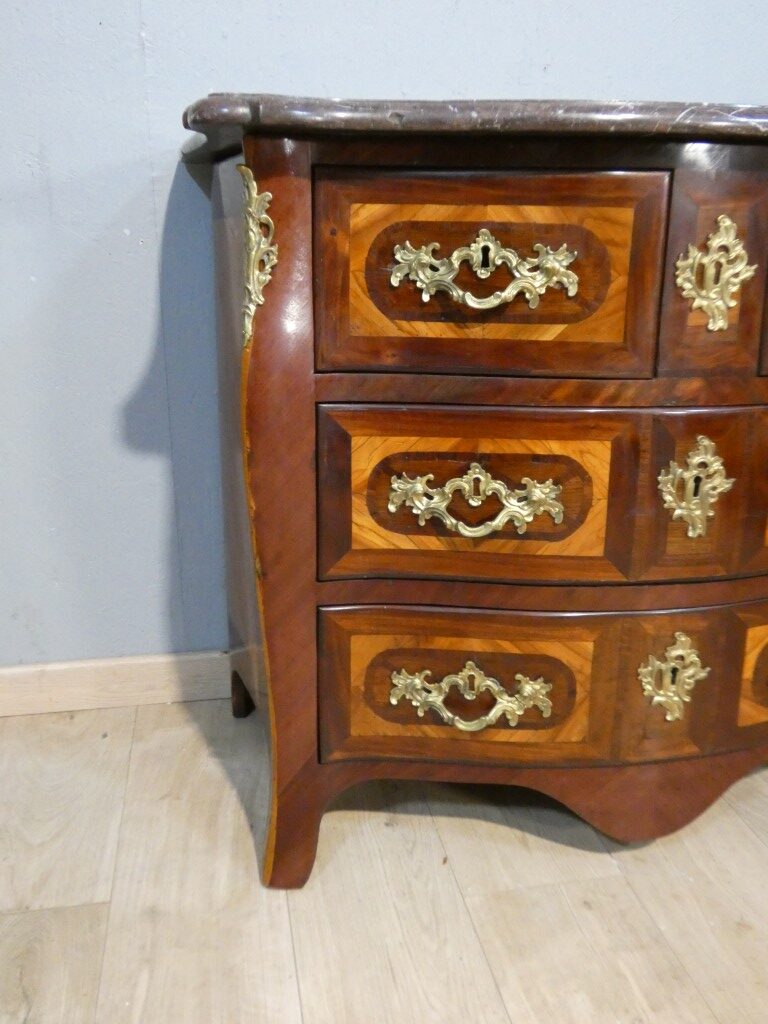Commode Louis XV estampillée A. Moreau – placage de bois de rose, XVIIIe siècle – Image 8