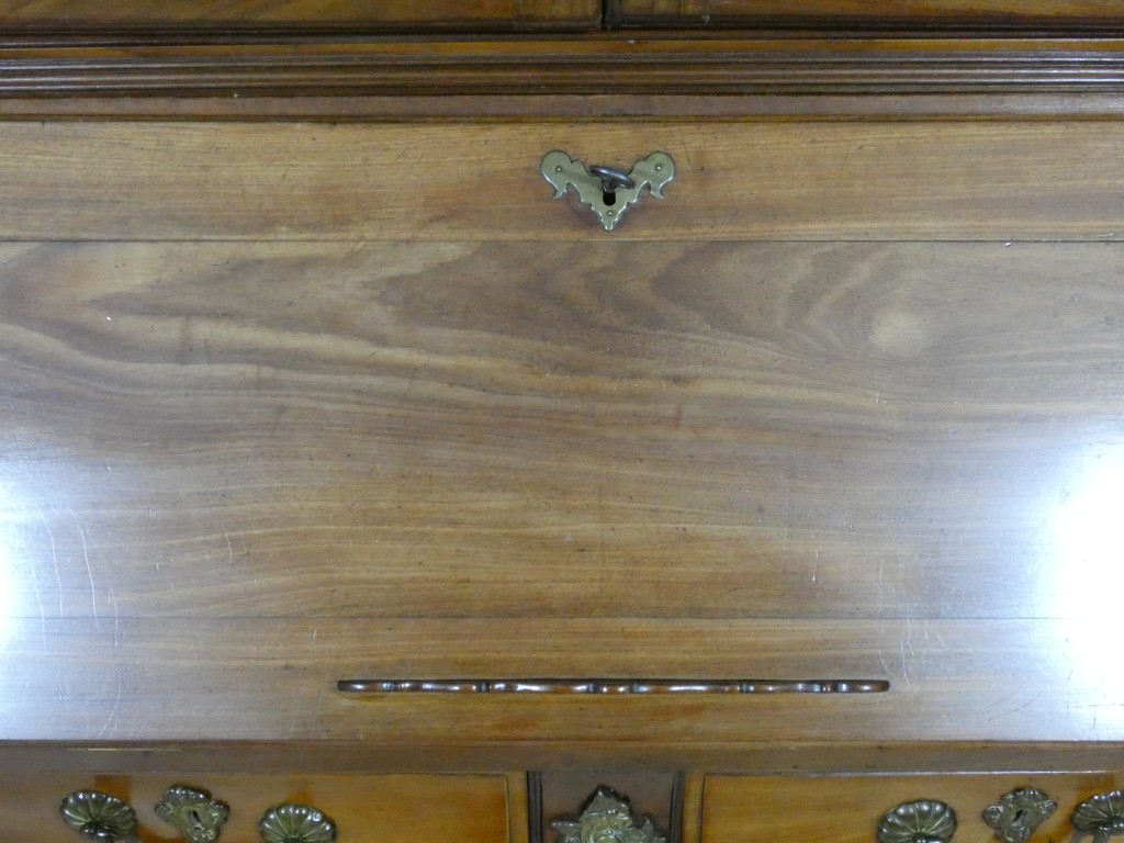 Important scriban-bibliothèque bordelais en acajou massif – Époque Louis XV, XVIIIe siècle – Image 20