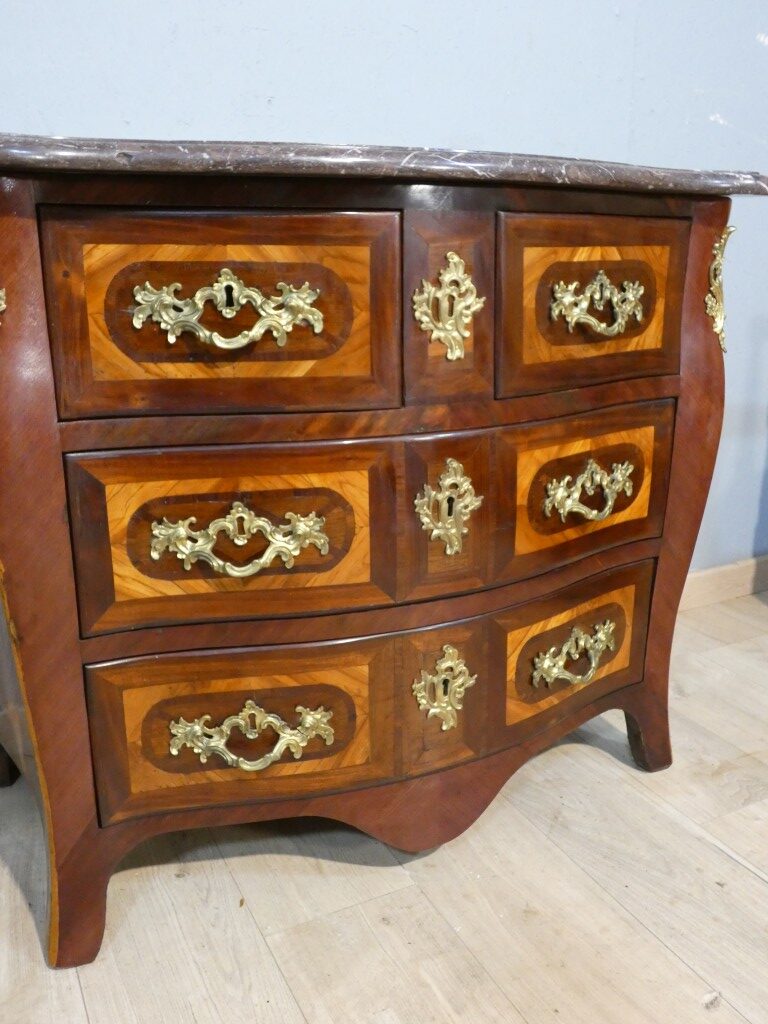 Commode Louis XV estampillée A. Moreau – placage de bois de rose, XVIIIe siècle – Image 3