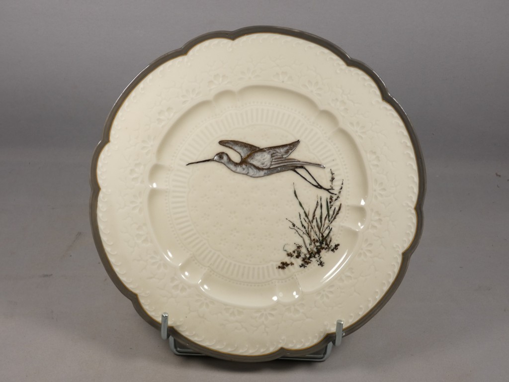 Haviland & Cie – Albert Dammouse – Assiette japonisante au héron en vol, Limoges vers 1885 – Image 2