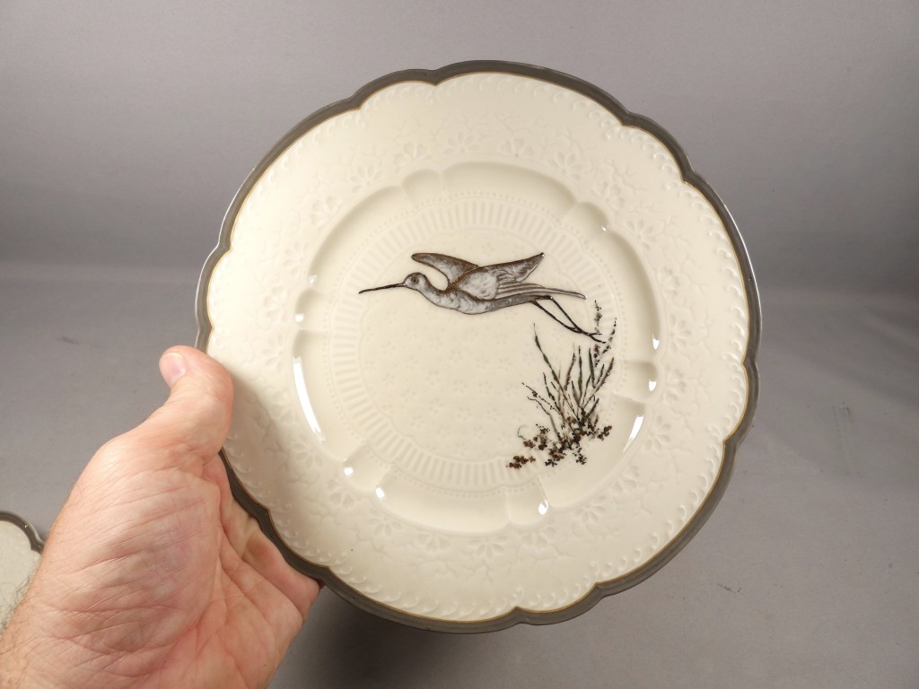 Haviland & Cie – Albert Dammouse – Assiette japonisante au héron en vol, Limoges vers 1885 – Image 7