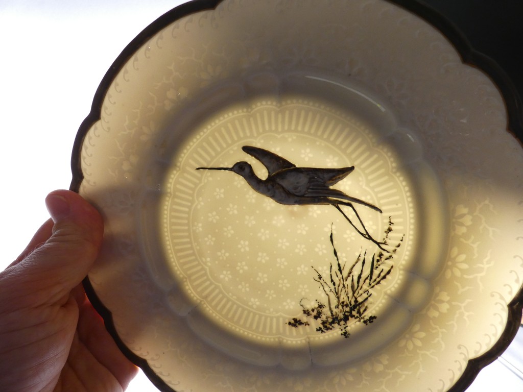 Haviland & Cie – Albert Dammouse – Assiette japonisante au héron en vol, Limoges vers 1885 – Image 8