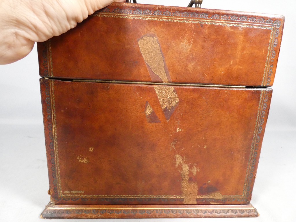 Coffret porte courrier ou papier en cuir style XVIII ème, époque XX ème – Image 7