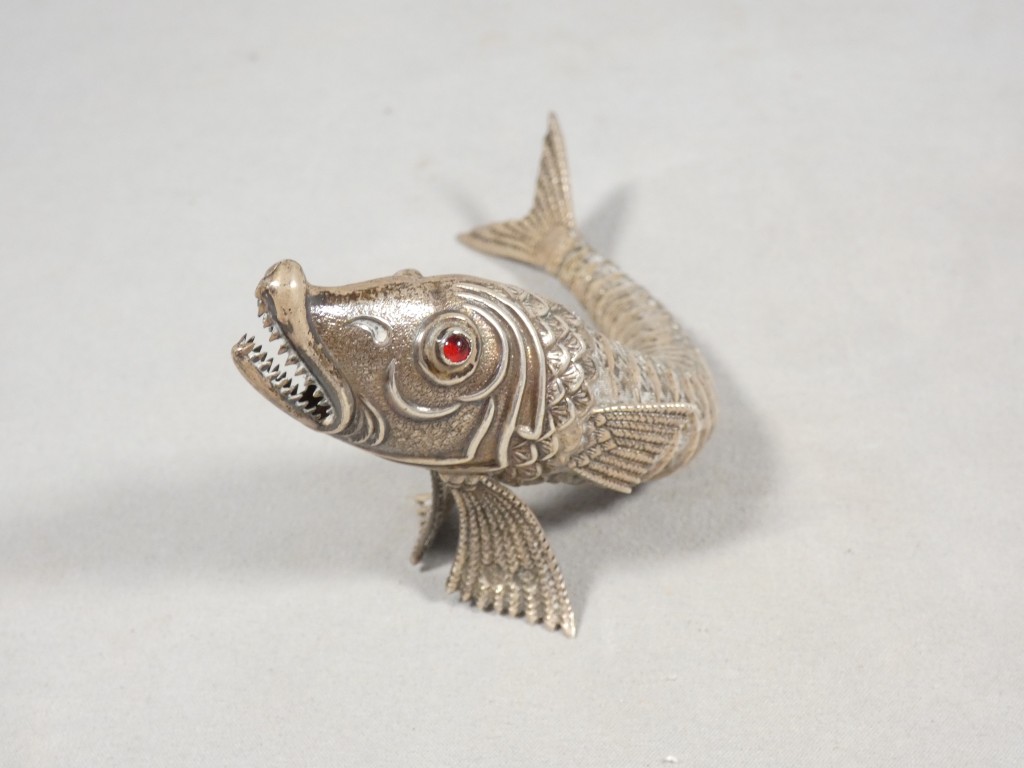 Poisson articulé en argent massif yeux verre, Espagne vers 1960 – Image 2
