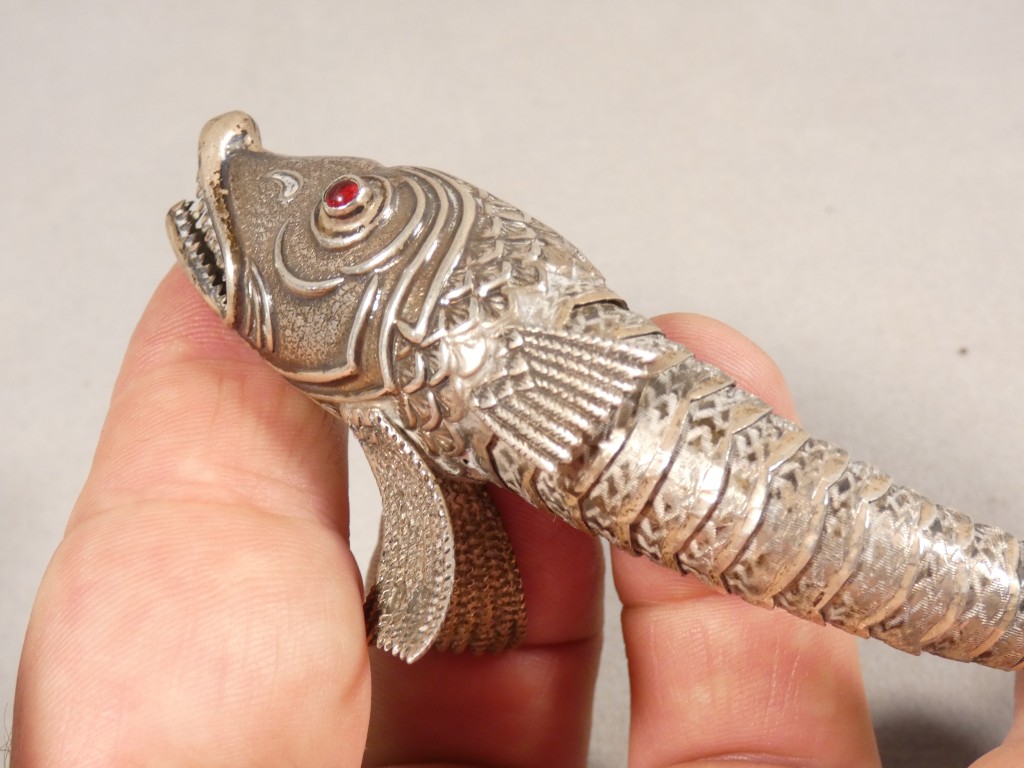 Poisson articulé en argent massif yeux verre, Espagne vers 1960 – Image 4