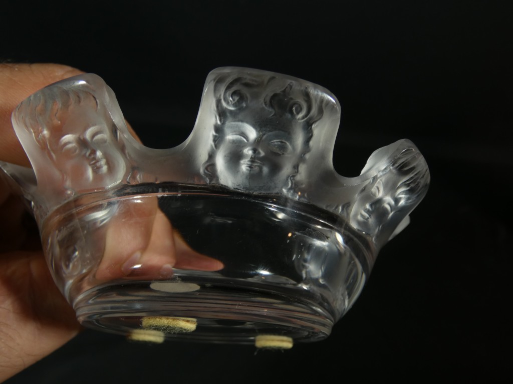Lalique France – Vide-poche / cendrier modèle Saint-Nicolas aux huit visages – Cristal satiné – Image 10