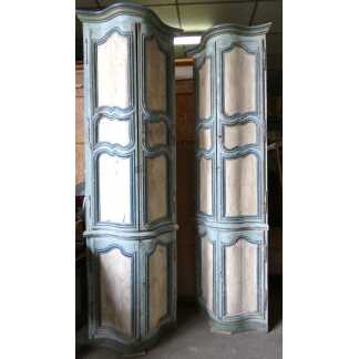 Exceptionnelle paire d'encoignures monumentales de boiserie d'époque Louis XV – XVIIIe siècle