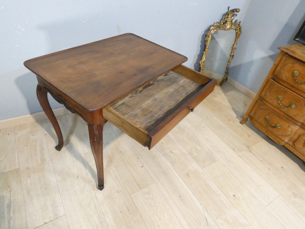 Table cabaret bordelaise d'époque Louis XV en acajou massif sculpté – XVIIIe siècle – Image 6