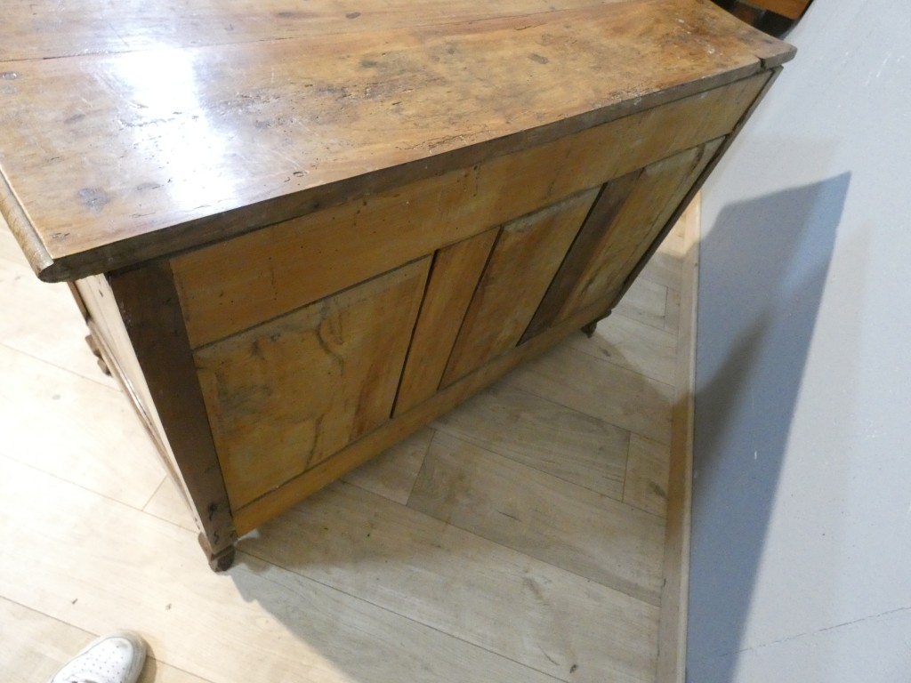 Commode arbalète en merisier d’époque Louis XV – XVIIIe siècle – Image 11