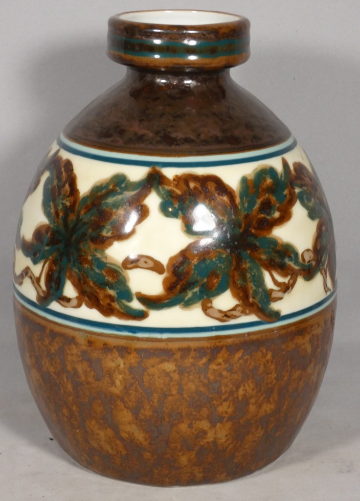Camille Tharaud Limoges, vase aux feuilles de marronnier style Art Déco vers 1940