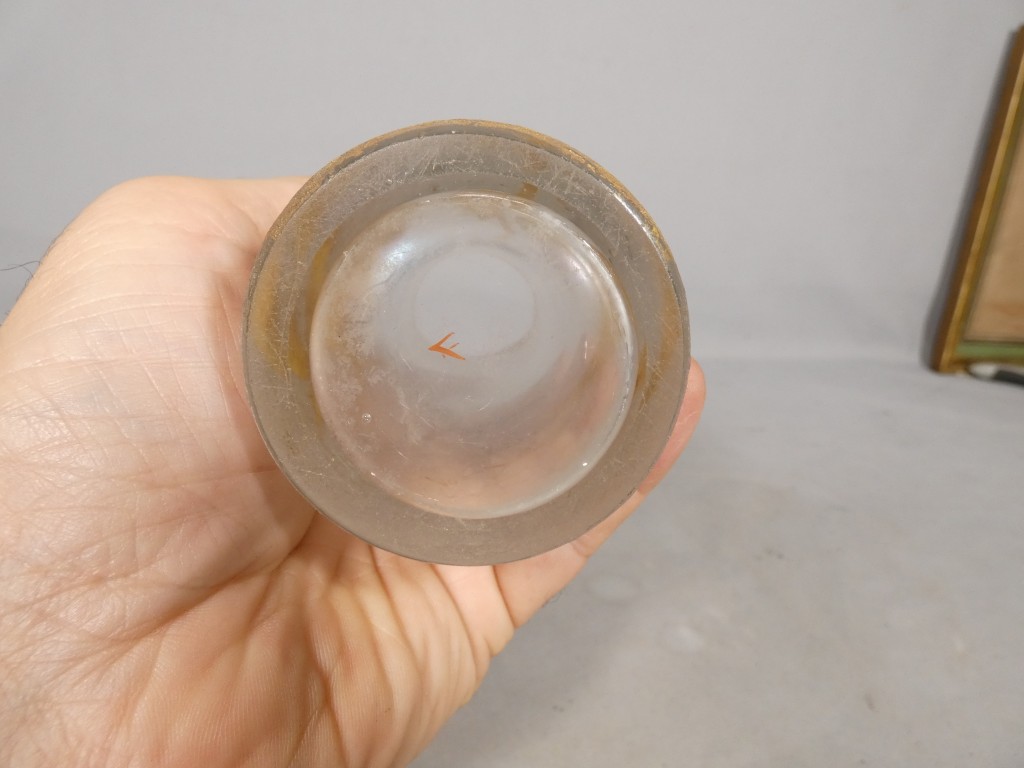 Vase rouleau en verre givré à décor émaillé d’iris et rehauts dorés – Époque Art nouveau 1910 – Image 6