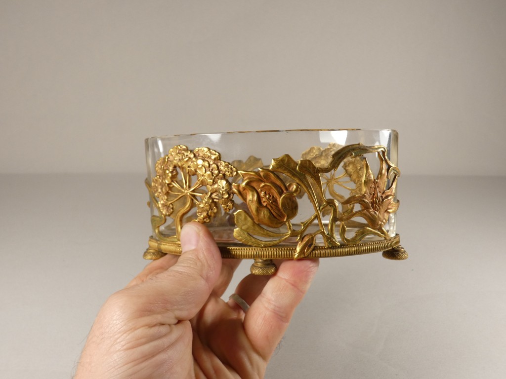 Petite jardinière de table ou centre de table Art nouveau en cristal et bronze doré – Vers 1900 – Image 7