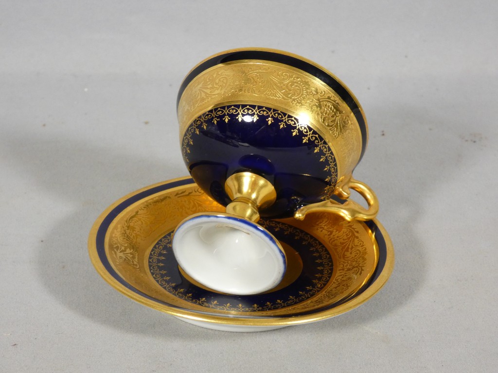 Incrustation d'or, tasse de collection en porcelaine de Limoges – Image 2
