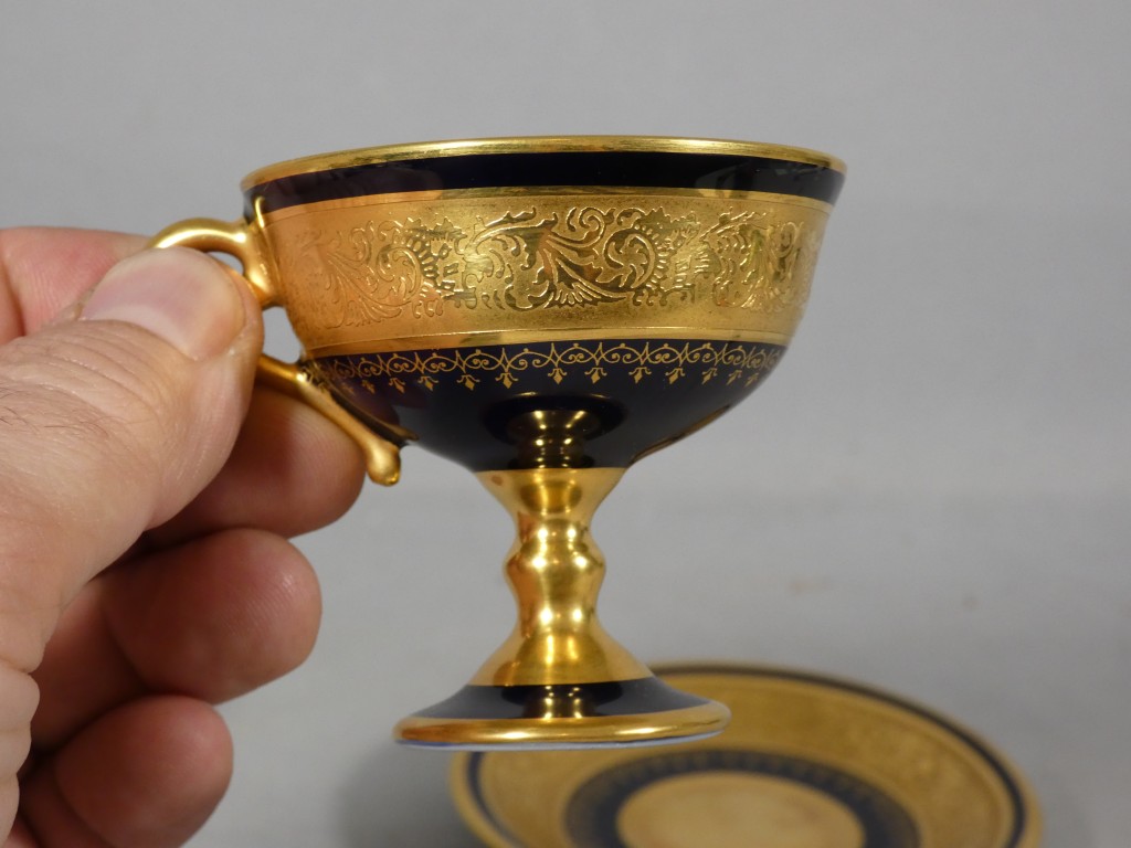 Incrustation d'or, tasse de collection en porcelaine de Limoges – Image 3