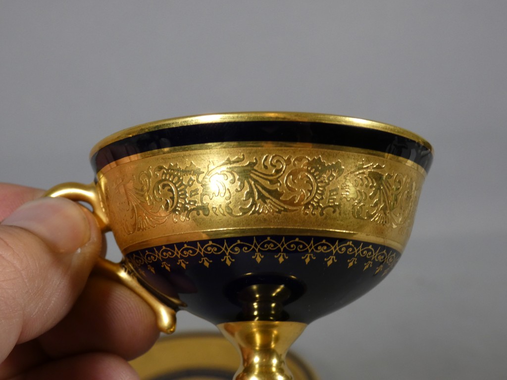 Incrustation d'or, tasse de collection en porcelaine de Limoges – Image 4