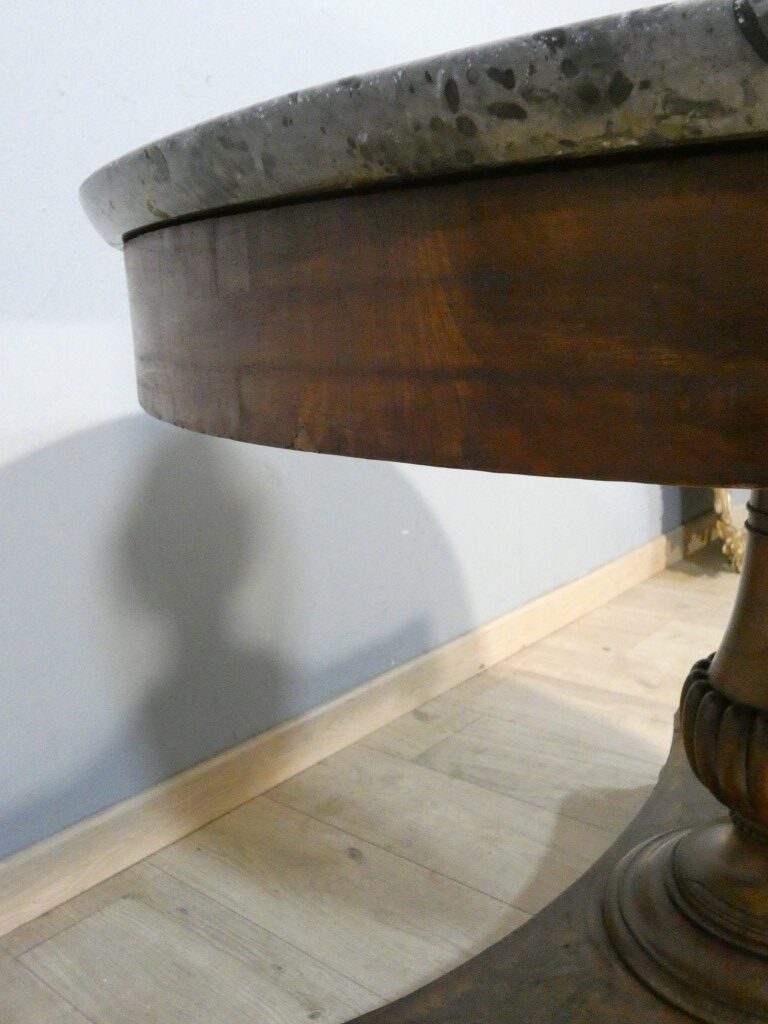 Guéridon d'époque Restauration en noyer et placage de noyer, marbre gris fossilifère – XIXe – Image 14